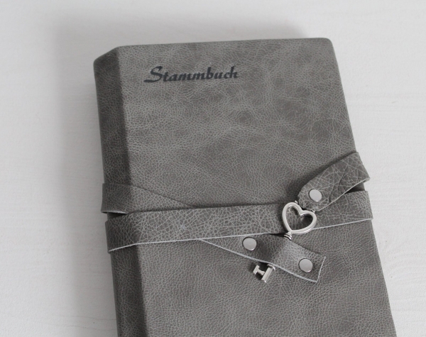 Stammbuch Schlüssel "Herz" aus grauem Nappaleder